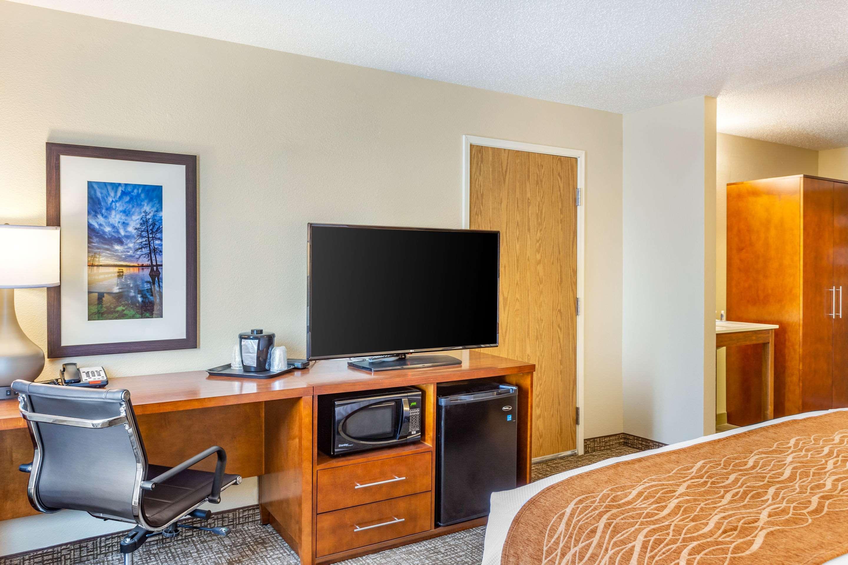Comfort Inn Dekalb - Adjacent The University מראה חיצוני תמונה